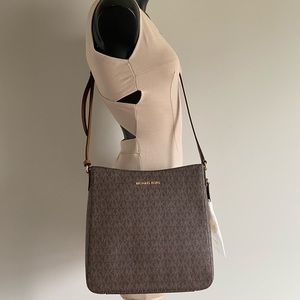 MK Jet Set Travel Large Messenger